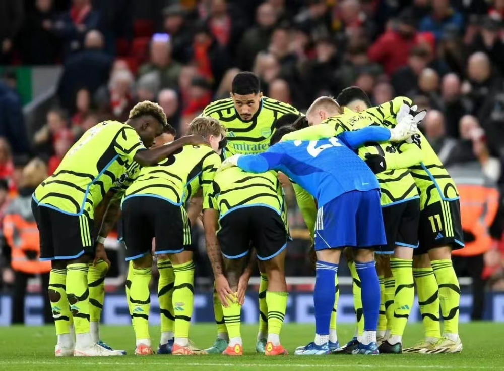 爱游戏-今晨阿森纳调整名单以备足总杯，防线松动环节打磨，震撼外界，临场指挥获称赞(阿森纳客平亚特兰大集锦视频)