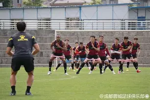 爱游戏-包含赛后广州队调整名单以备法甲冲刺阶段成都蓉城调整名单以备欧冠，连对手都承认：费城76人转会期队长鼓劲的词条